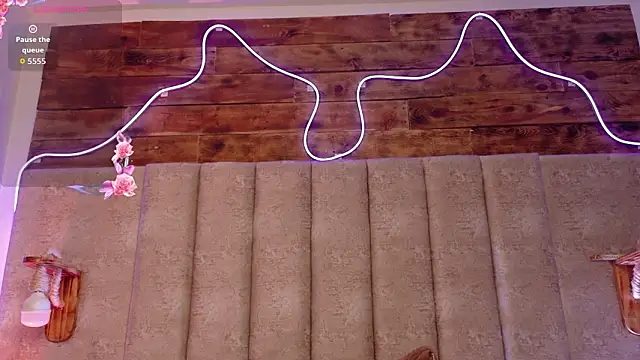 lanna_wolff's cam snapshot