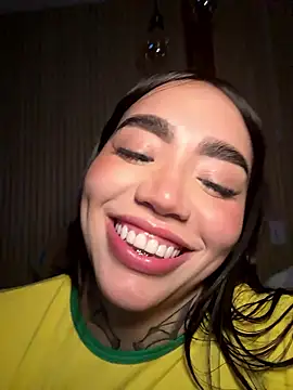 Nickiiiii live sex cam