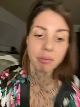 Izy_cute_ live sex cam