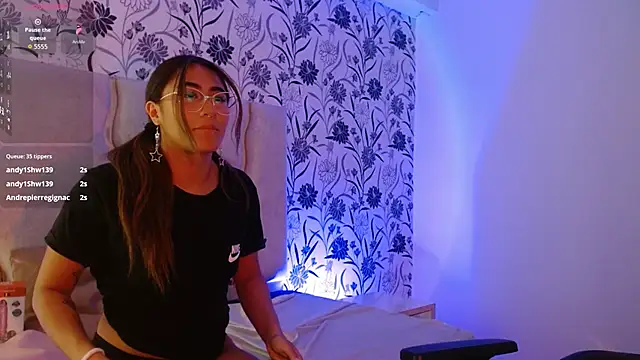 Livglow_tay's cam snapshot