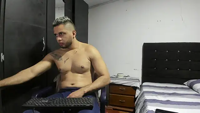 Ryan_xc1's cam snapshot