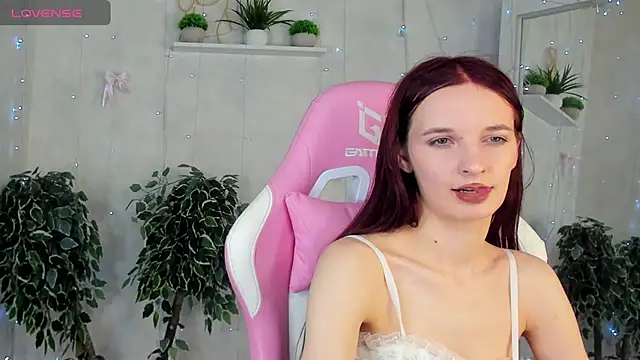 Alicia_Adammss's cam snapshot