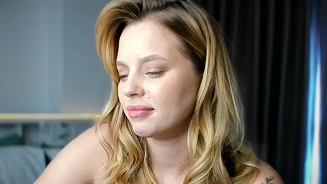 LilyFlamee live sex cam