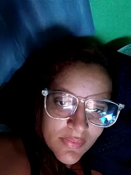 AliceRuivinha2's cam snapshot