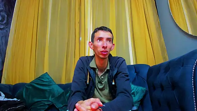 ZyroNight live sex cam