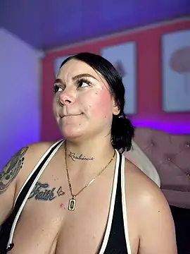 Megaan__More's cam snapshot