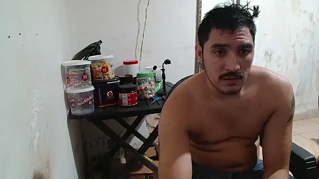 Leonino231 live sex cam