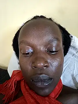 Juicylittle_slute live sex cam