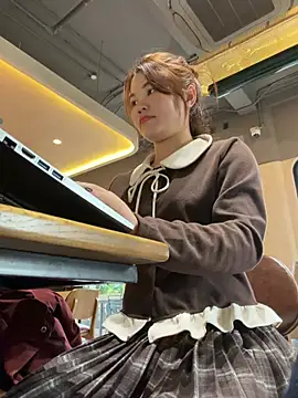 Emily_9xx live sex cam