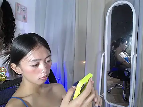 lovely_kiannaHugecock live sex cam