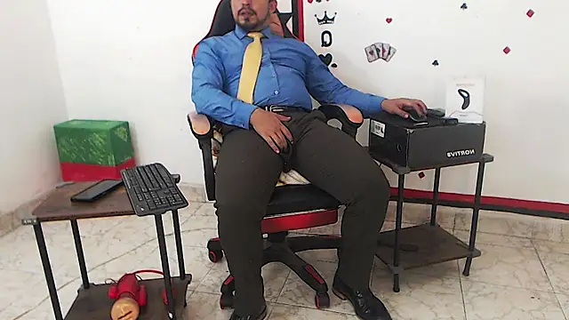 KalethBigDick live sex cam