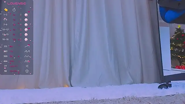 Tiny_Emmy's cam snapshot