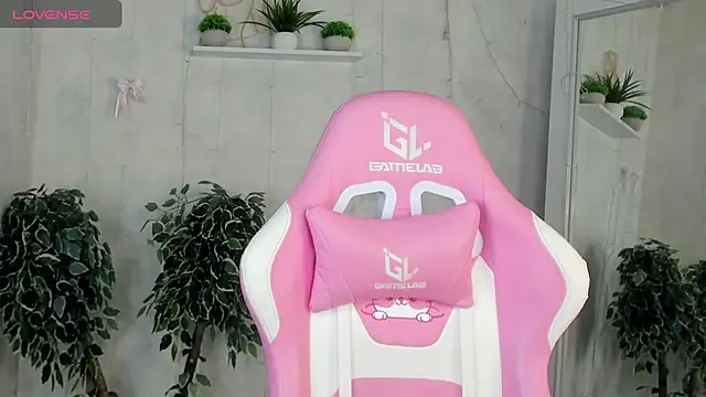 Alicia_Adammss's cam snapshot