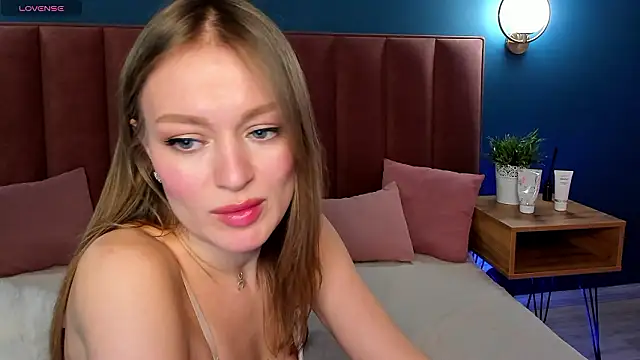 EvelynPoole's cam snapshot