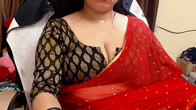 Cute_naira_'s cam snapshot