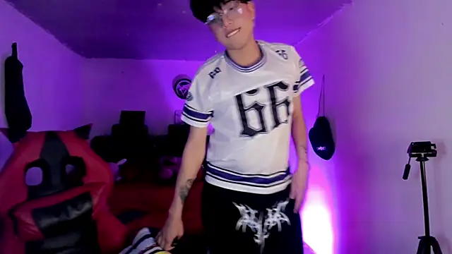 AnggelONfiree's cam snapshot