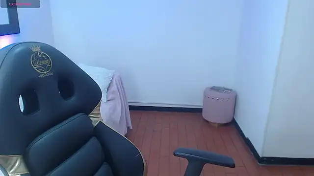 Kittie_nala_'s cam snapshot