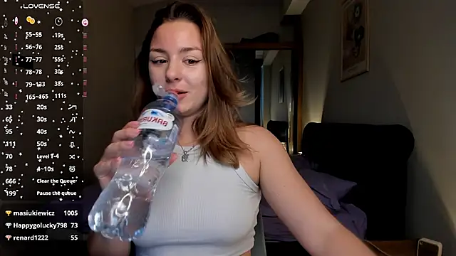 ThreeshaWhite live sex cam