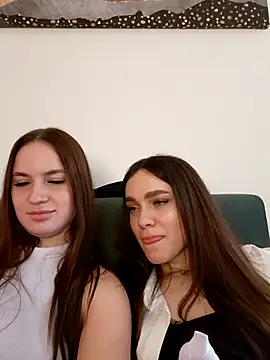 MayaGlow live sex cam