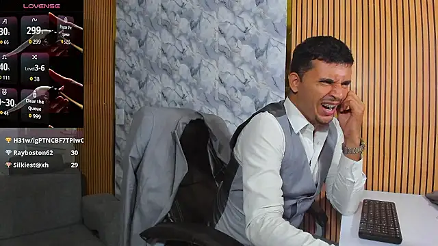 Hideintheoffice live sex cam