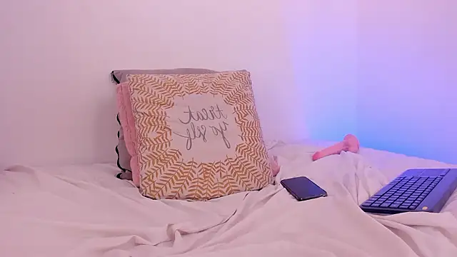 KyllieMarshall's cam snapshot