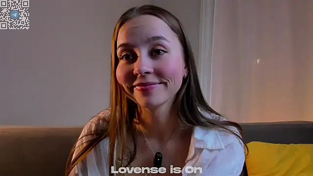 FalineDowlen live sex cam