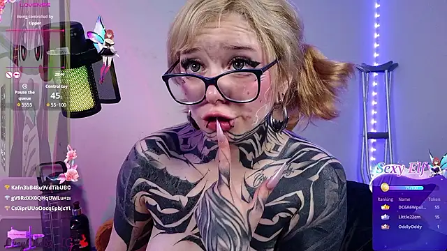 LucyChabs_'s cam snapshot