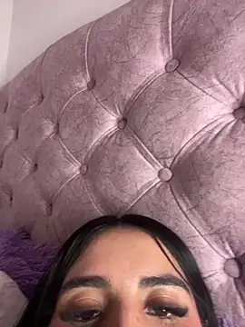 Emily-14 live sex cam