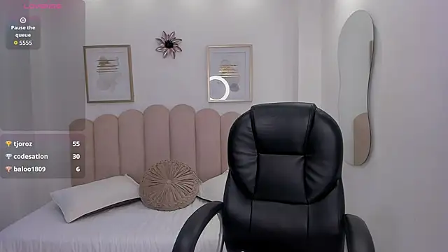 Karliie_kloss_'s cam snapshot