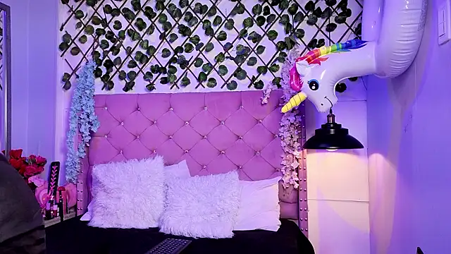 Violet-Storm-'s cam snapshot