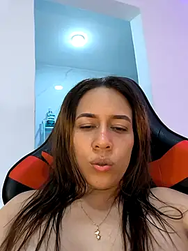 Nanybaker95 live sex cam