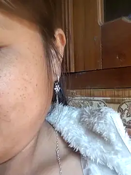 miumiu_sexy2x's cam snapshot