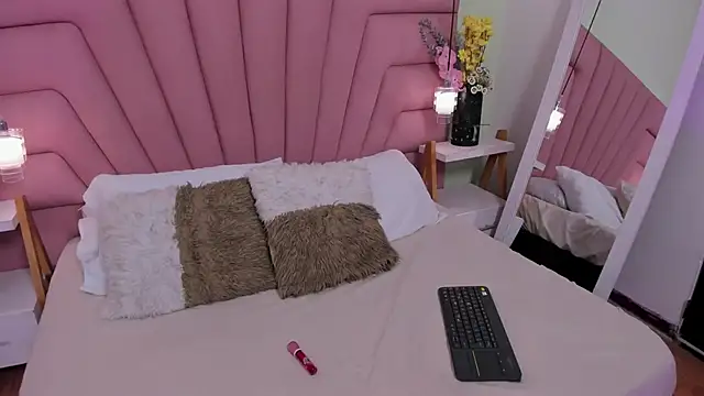 Kim_Luna1's cam snapshot