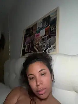 Brunettexio live sex cam