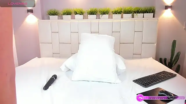 LunnaBlake's cam snapshot