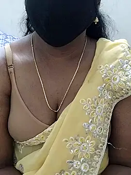 MrsNayoni77's cam snapshot