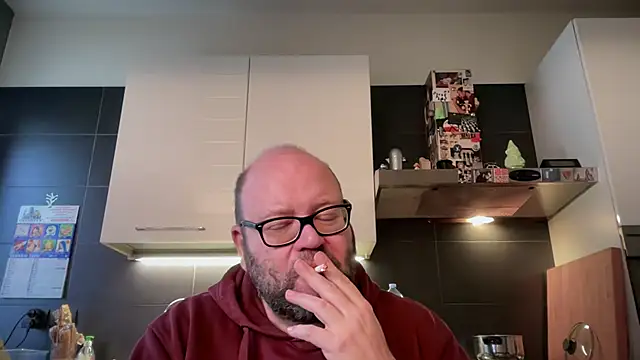 theitalianbear live sex cam