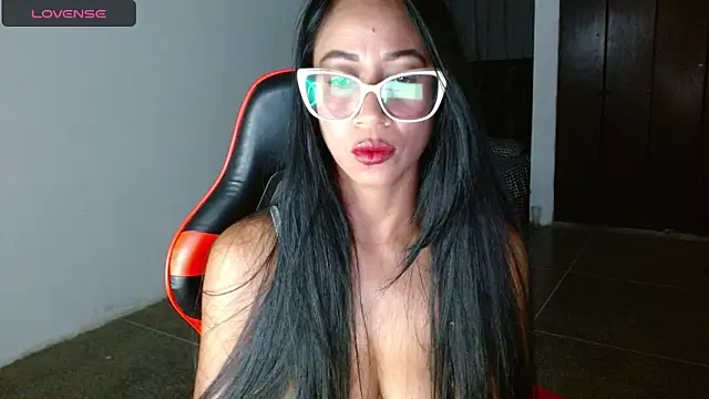 Emiliklauss22's cam snapshot