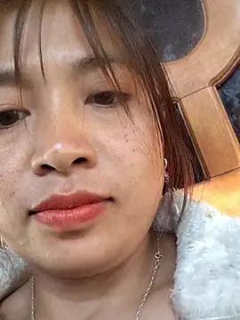 miumiu_sexy2x's cam snapshot