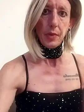 AlexiaXXL live sex cam