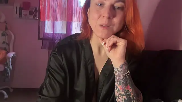 Nikky_Divine live sex cam