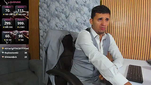 Hideintheoffice's cam snapshot