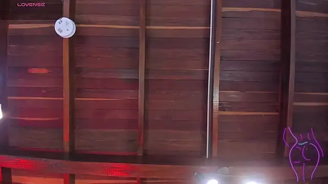 MiaKay1's cam snapshot