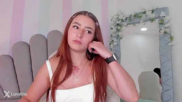 Luna_kiss_18's cam snapshot