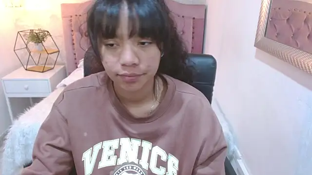 laureentt_'s cam snapshot