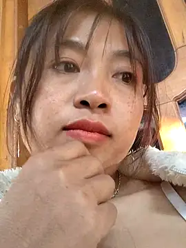 miumiu_sexy2x's cam snapshot