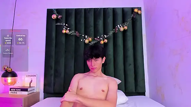 Aron_valverde live sex cam