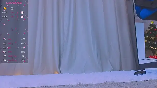 Tiny_Emmy's cam snapshot