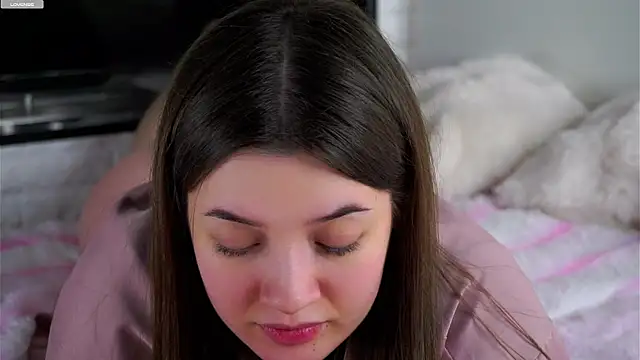 LowOncoming live sex cam