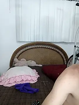 Milfvalesk live sex cam